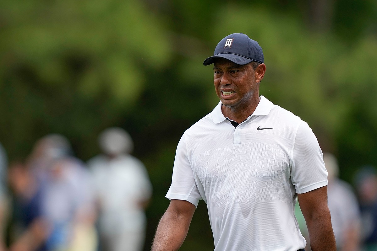 Tiger Woods announces he had back surgery for seventh time