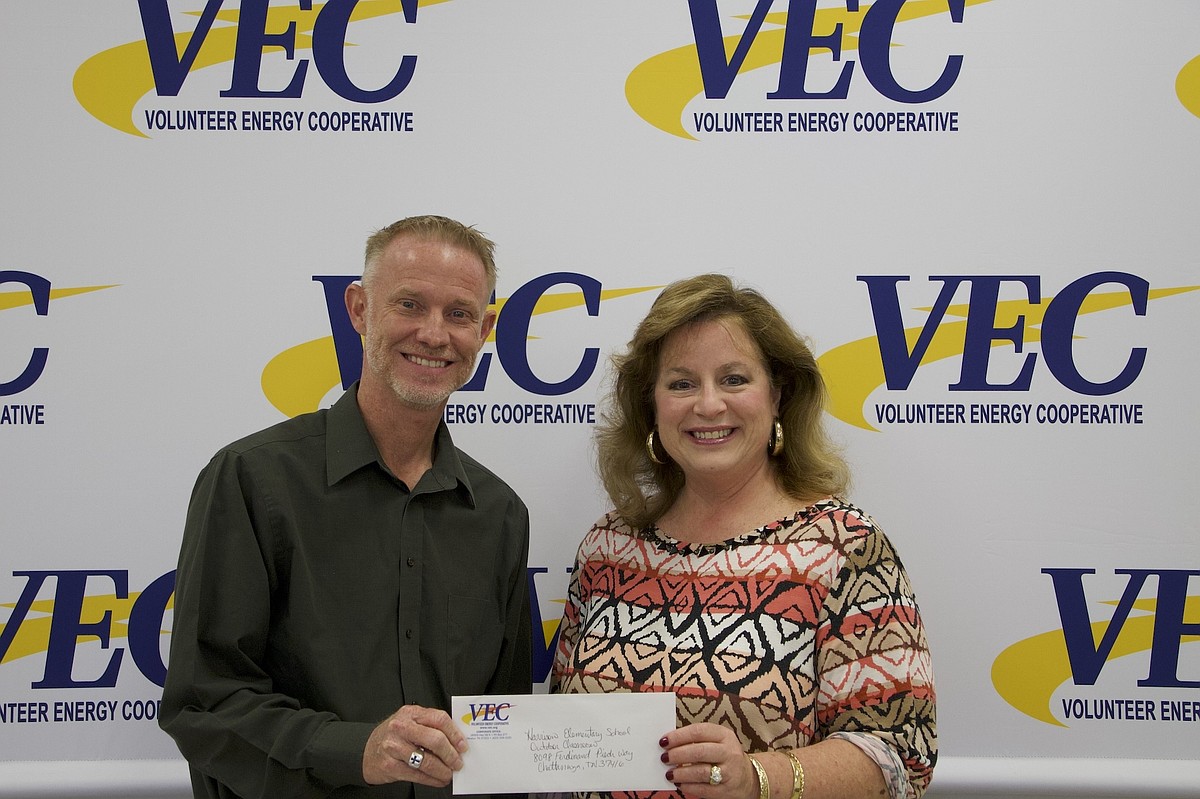 Good Deed: VEC Customers Share awards $2,200 in local grants
