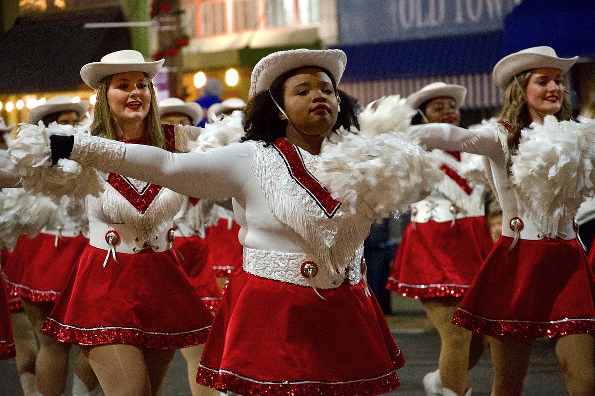 211422881_Christmas-parade-