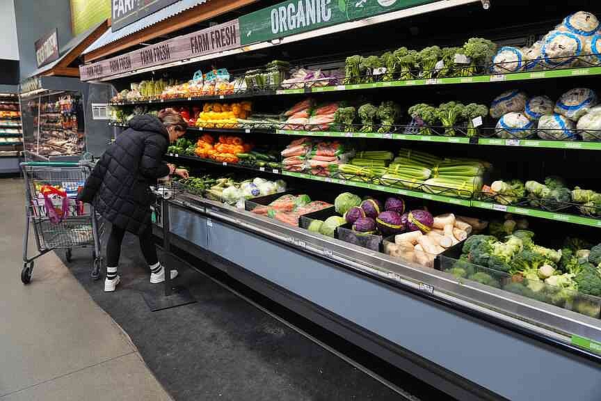 States scramble to send full SNAP benefits to millions as government shutdown comes to end