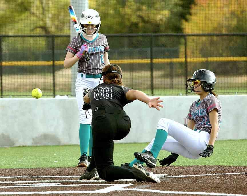 Softball teams clash in Turkey Trot to benefit Texarkana shelter