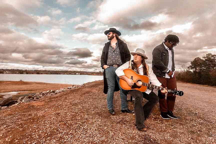 deFrance to perform live at Hill’s Pool Hall in El Dorado