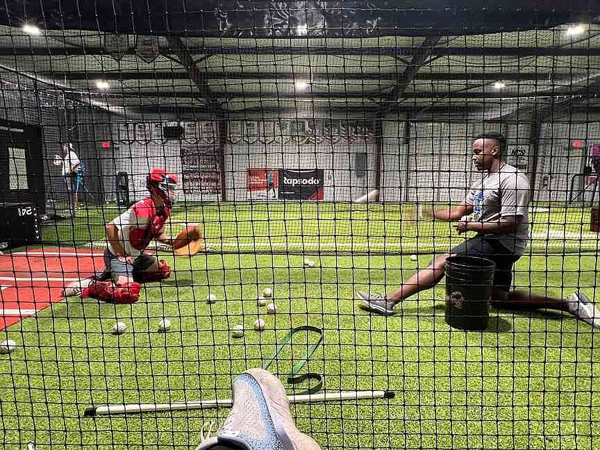 Former Texas Rangers player brings baseball camp to Texarkana