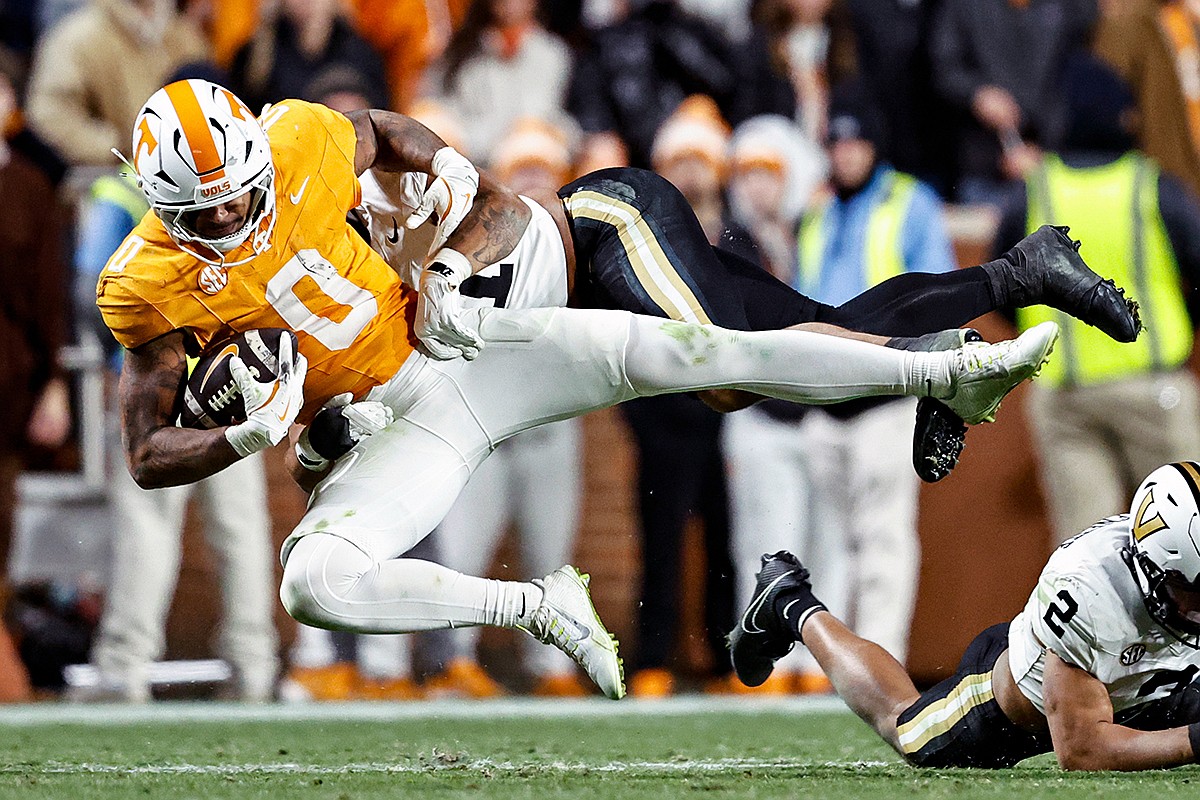 AP Top 25: Georgia rises to No. 3; Vols’ ranked streak ends at 33 polls