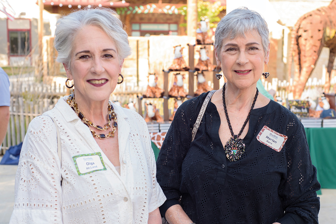 Photo by Michael Hampton / Olga McLeod and Marian Kern