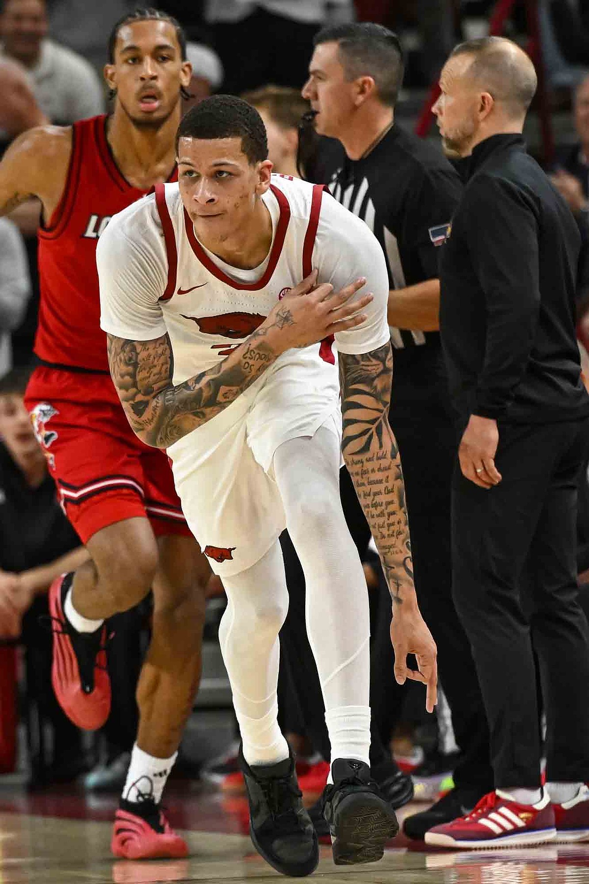 No. 25 Razorbacks beats No. 6 Cardinals, 89-80 | Magnolia Banner News