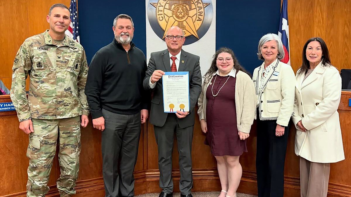 Both cities proclaim Texarkana a Military Friendly Community
