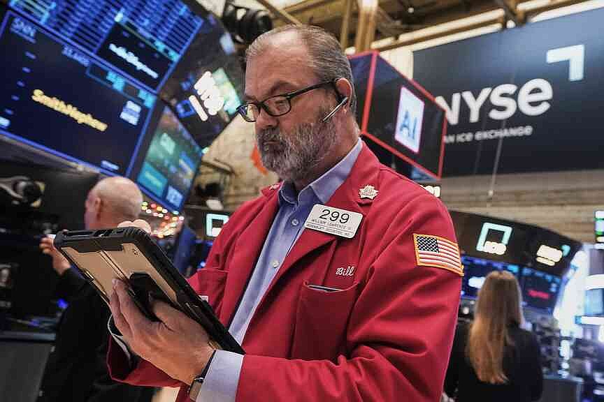 Stock market hits record highs, even with sell-off for Oracle