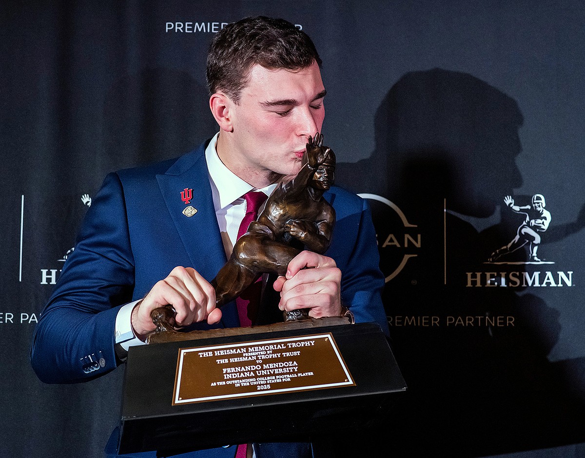 Indiana QB Fernando Mendoza wins Heisman Trophy, a first for Hoosiers