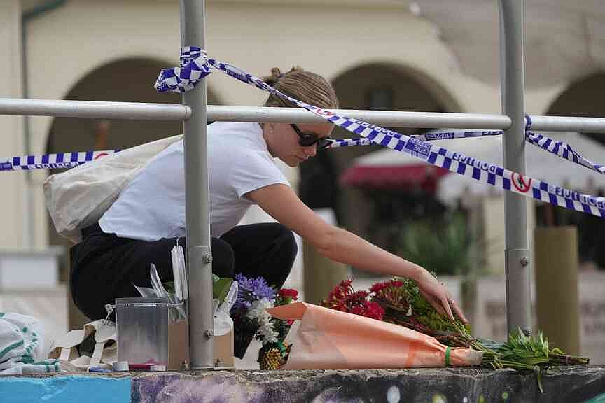 Gunmen kill at least 15 people in attack on Hanukkah event in Australia