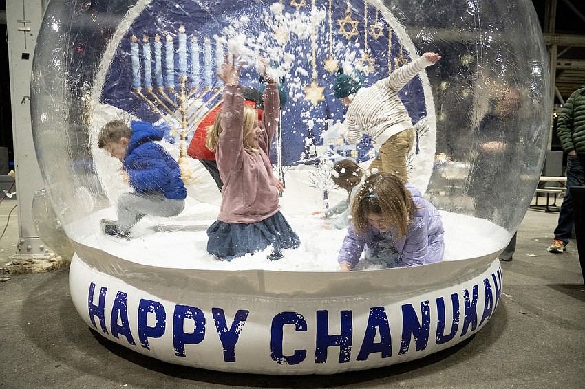 Chattanooga Jewish celebration grows after Australia attack