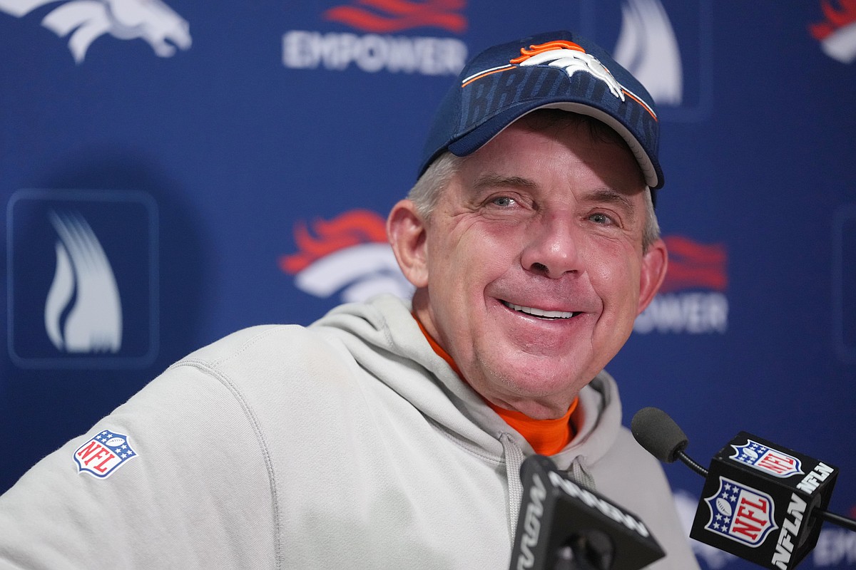 Broncos win first AFC West title in a decade, ending Chiefs' reign, and ...