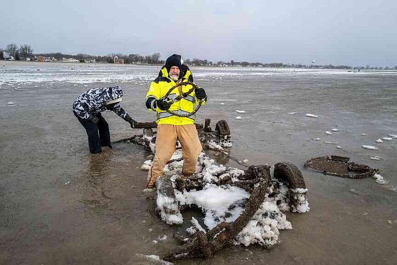 Bomb cyclone brings blizzards to Midwest before turning east ...