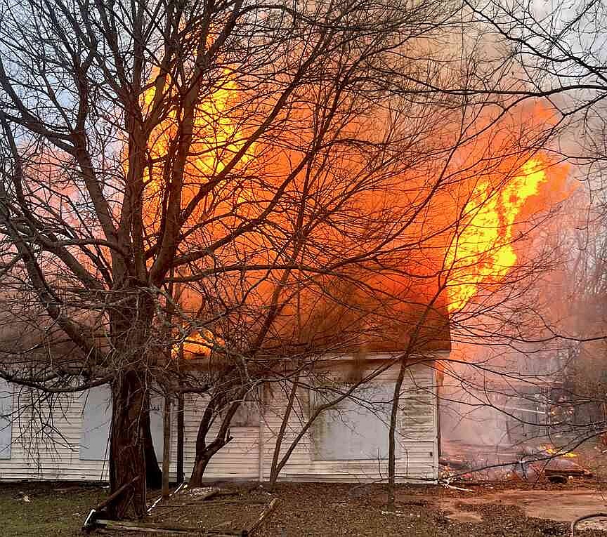 PHOTO | New Year’s Day fire destroys house | Texarkana Gazette