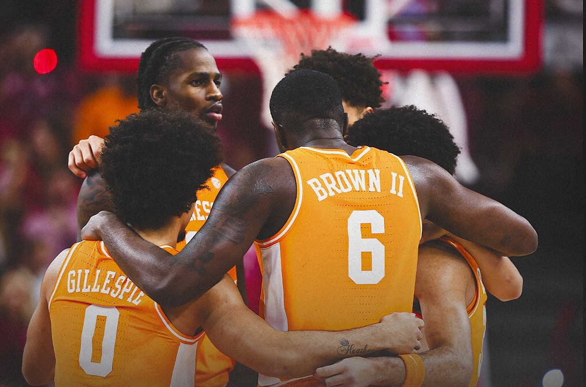 Lulu Wang and Barry Jenkins Ended 2024 With a Surprise Backyard Wedding in  Los Angeles | Vogue, image size:1200x792