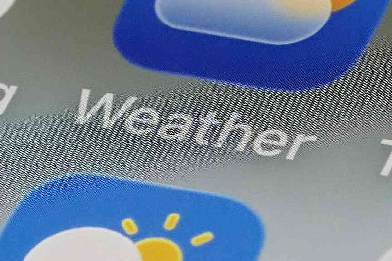 Offensive Weather App Experts: Choose humans over weather apps when it comes to tracking ...