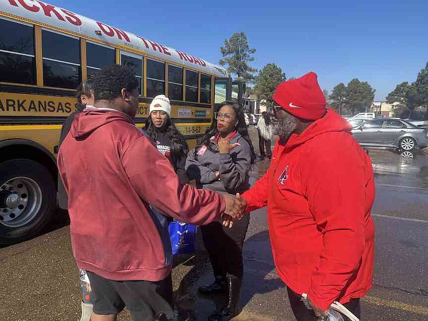 PHOTOS | TASD administration make deliveries to students, families | Texarkana Gazette