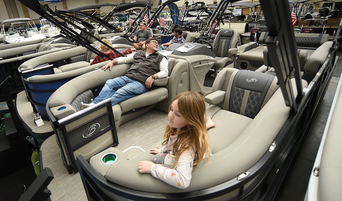 Things to do in the Chattanooga area this week include Boat Show, Sweetheart Market, Cow Hug Day