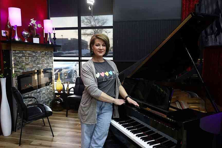 Jefferson City educator relishes coaching next generation of performers