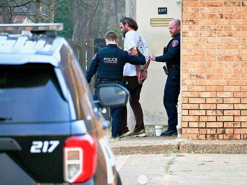 FOTO | La policía responde a un robo en una antigua clínica dental.