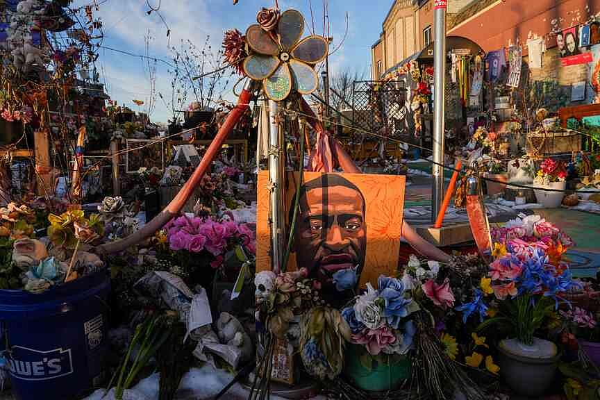Minneapolis left to decide future of streetside memorials to Good, Pretti