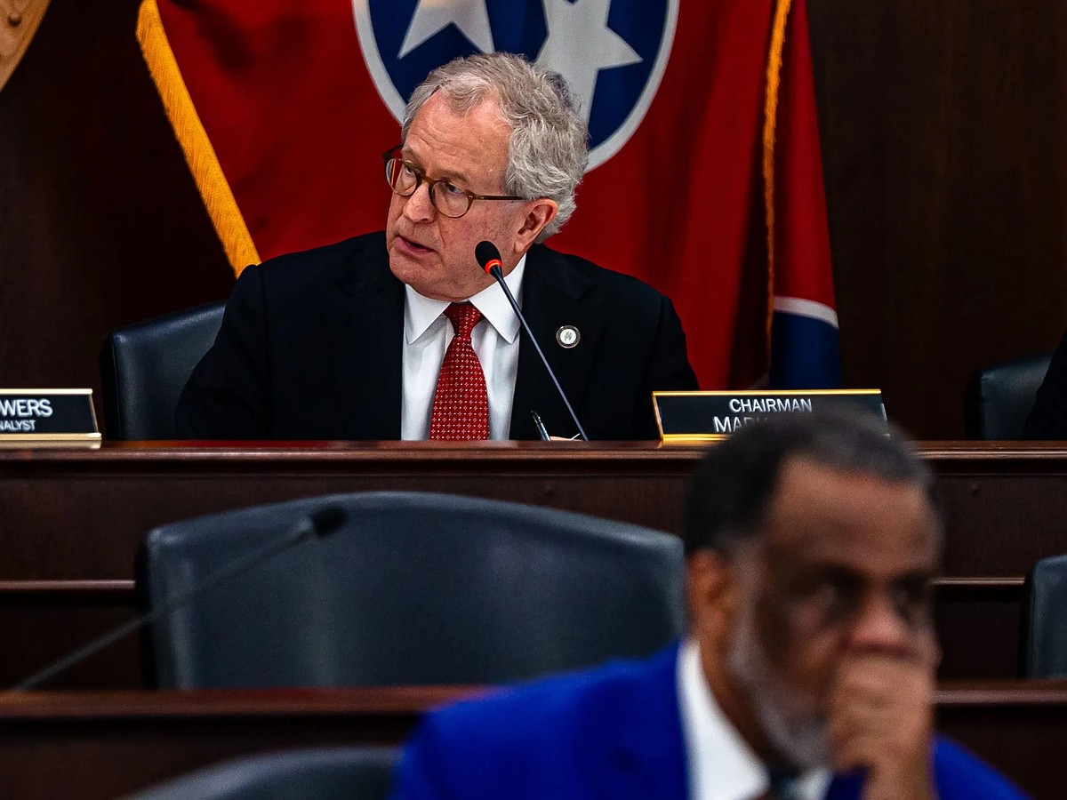 Tennessee legislators consider limiting students’ internet, tech access