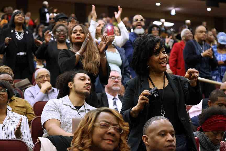 Funeral for Jackson draws former presidents, throngs of Chicagoans