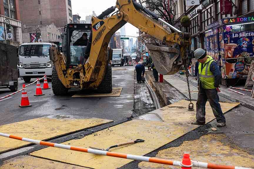 Shock drop in US payrolls casts doubt on steadying job market