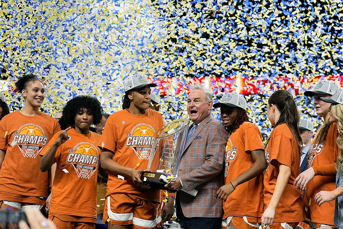 Texas sprints past South Carolina to win SEC tourney for first time