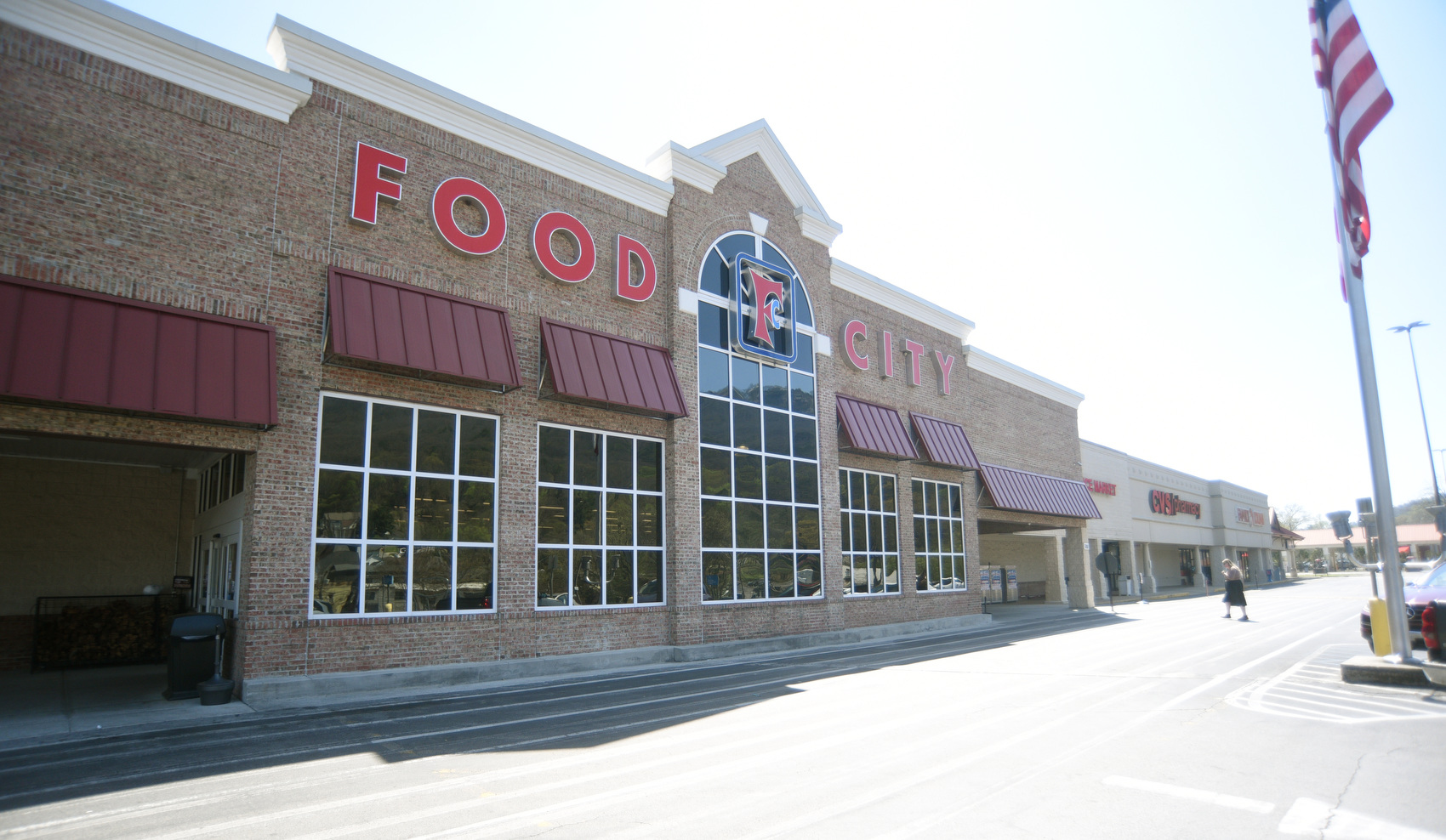 Staff photo by Matt Hamilton/ The St. Elmo Food City is seen on Thursday, March 19, 2026.