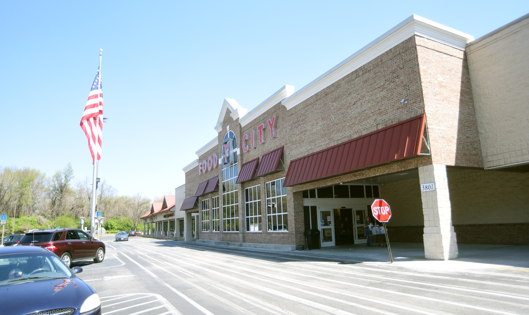 Staff photo by Matt Hamilton/ The St. Elmo Food City is seen on Thursday, March 19, 2026.