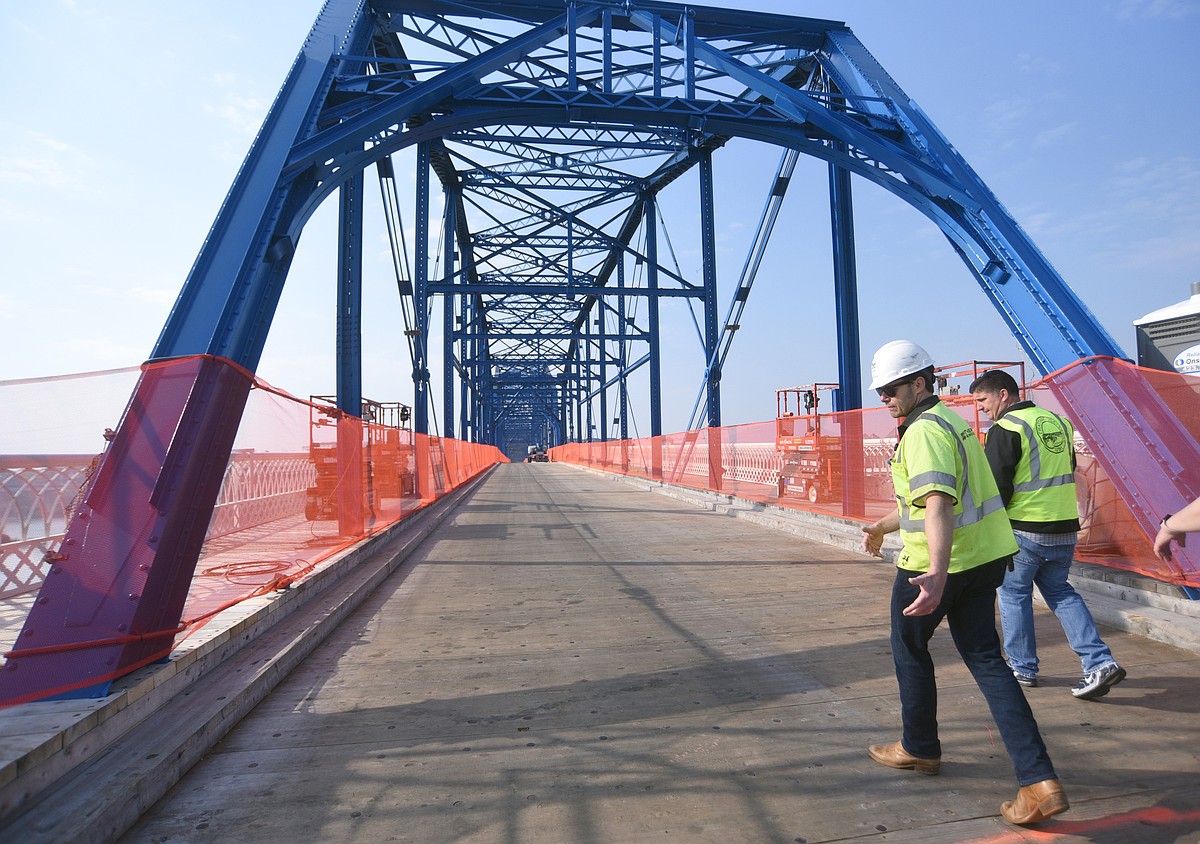 Chattanooga’s Walnut Street Bridge on track for late September ...