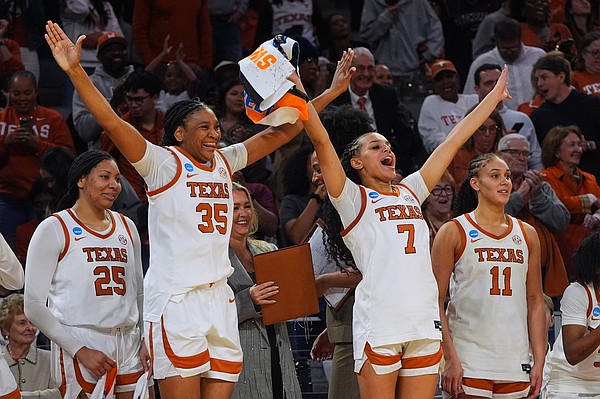 Texas, Michigan have no trouble in Sweet 16 victories in Fort