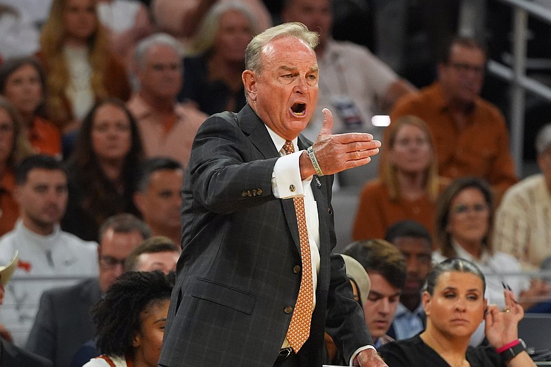 Texas coach Vic Schaefer is chasing an elusive national title in his ...