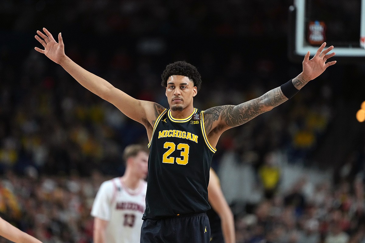 Michigan rolls into NCAA men’s final as UConn seeks dynastic title