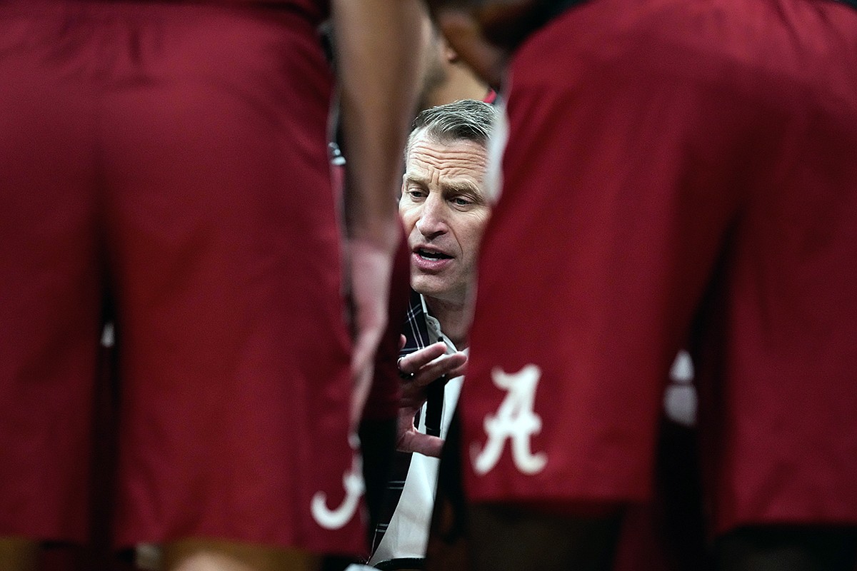Alabama extending contract for men’s basketball coach Nate Oats