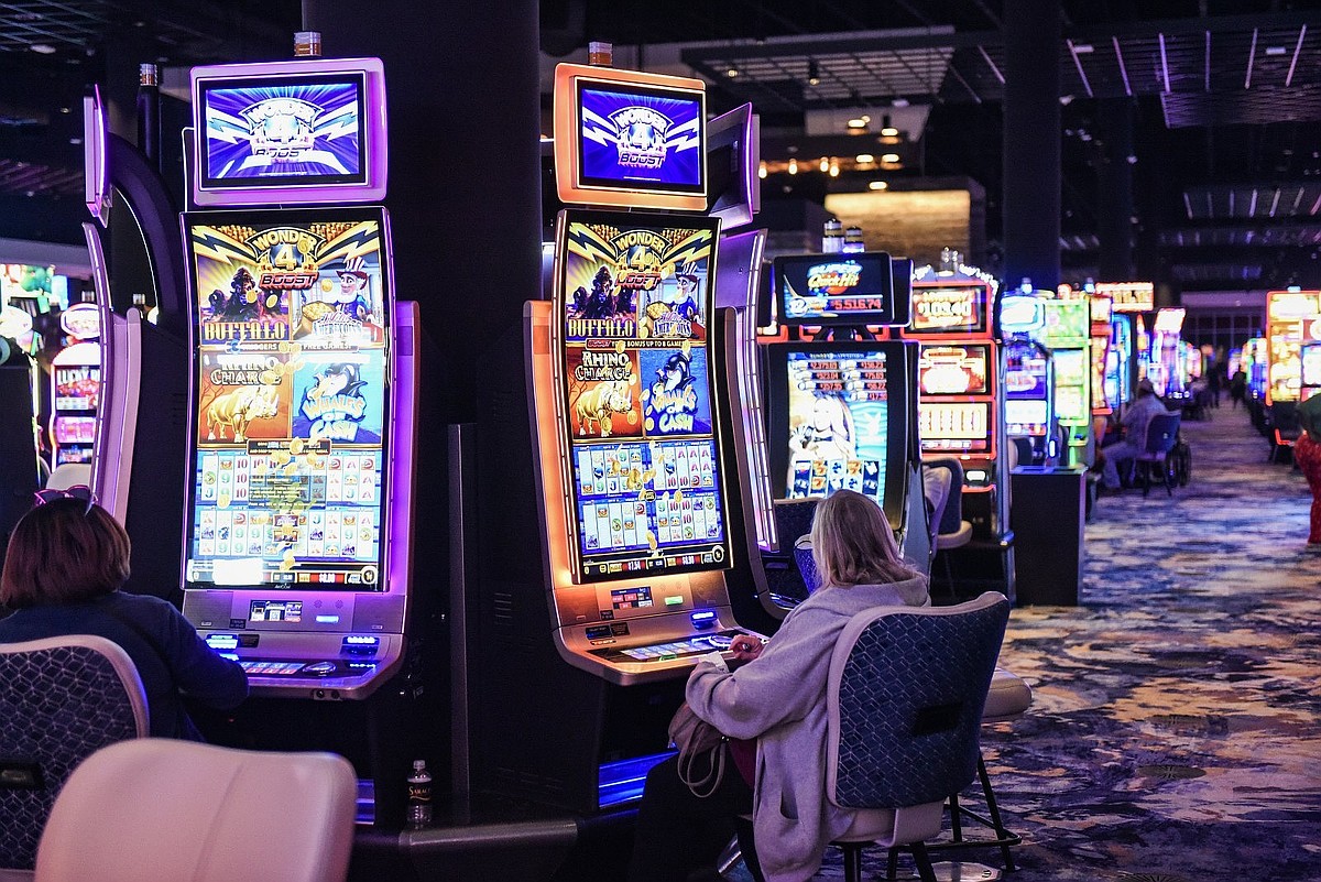 Slot machines reign supreme in Arkansas casinos, generating $610 million in revenue in 2025