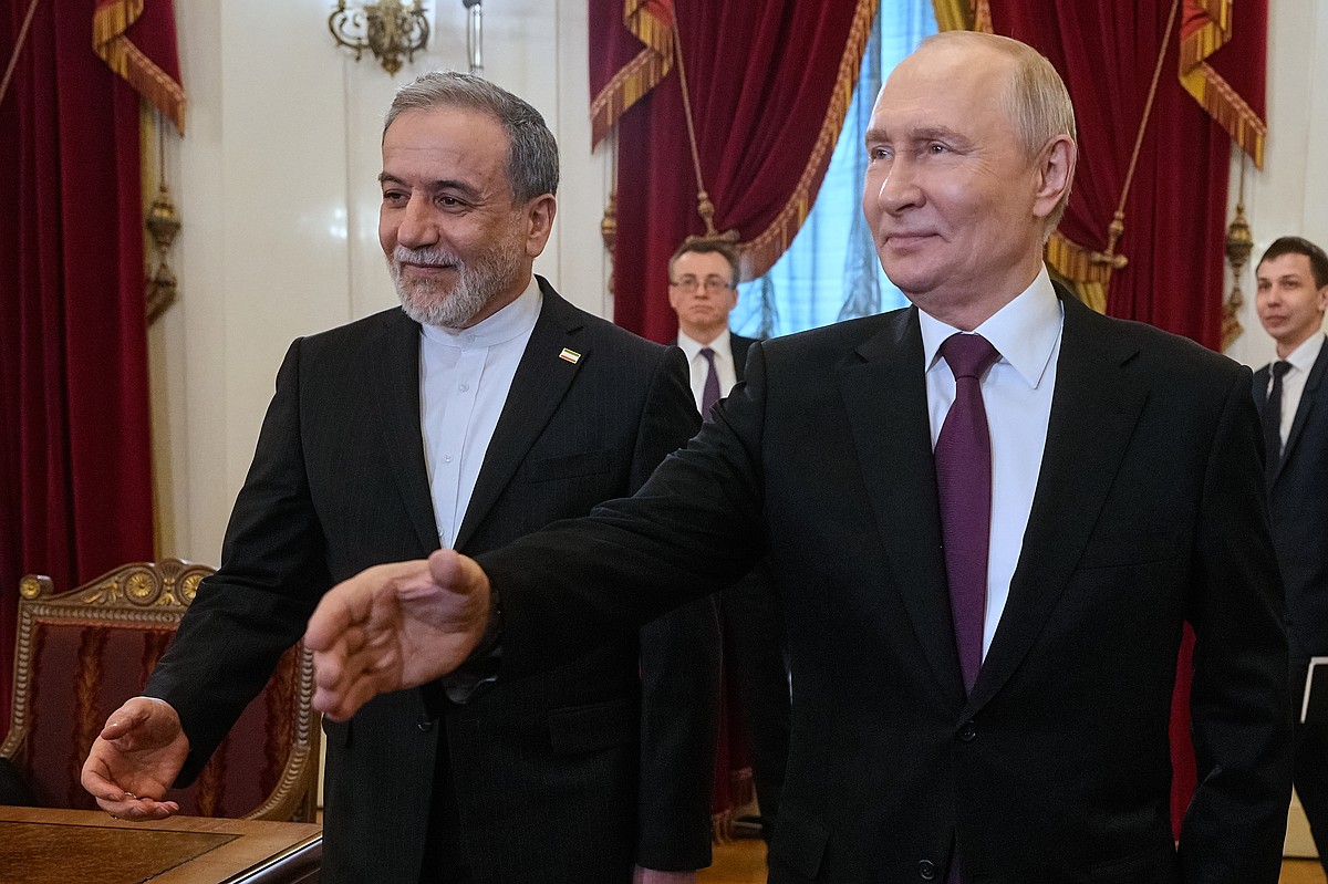 Iran offers to reopen Strait of Hormuz if US lifts its blockade and the ...