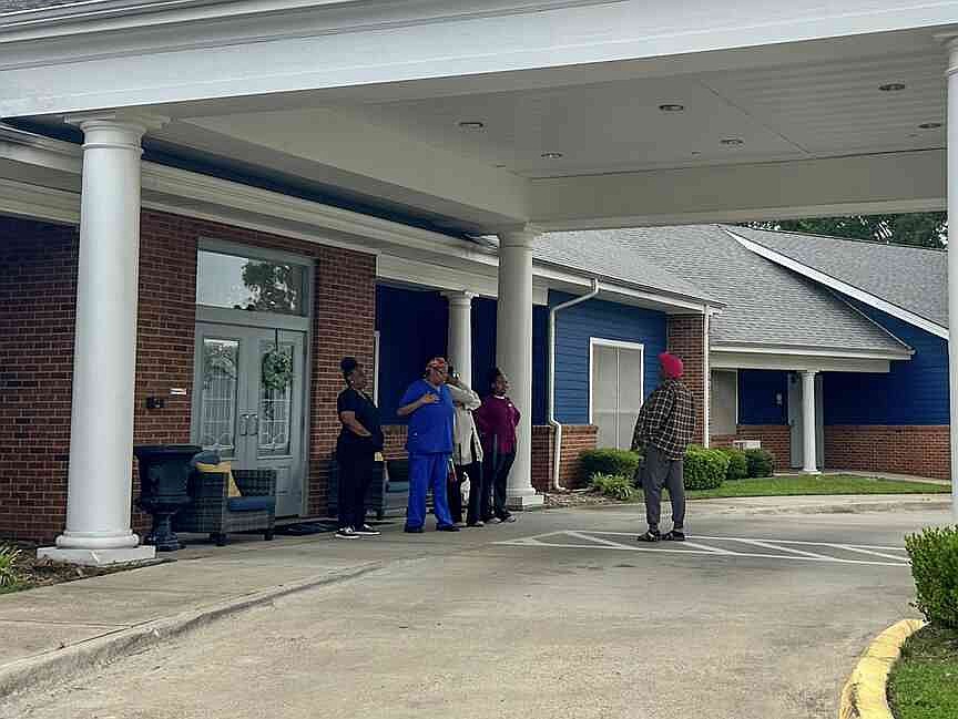 TEXARKANA, Texas -- Magnolia Assisted Living and Memory Care employees protested outside the facility Wednesday morning over what they say are inconsistencies in their paychecks.