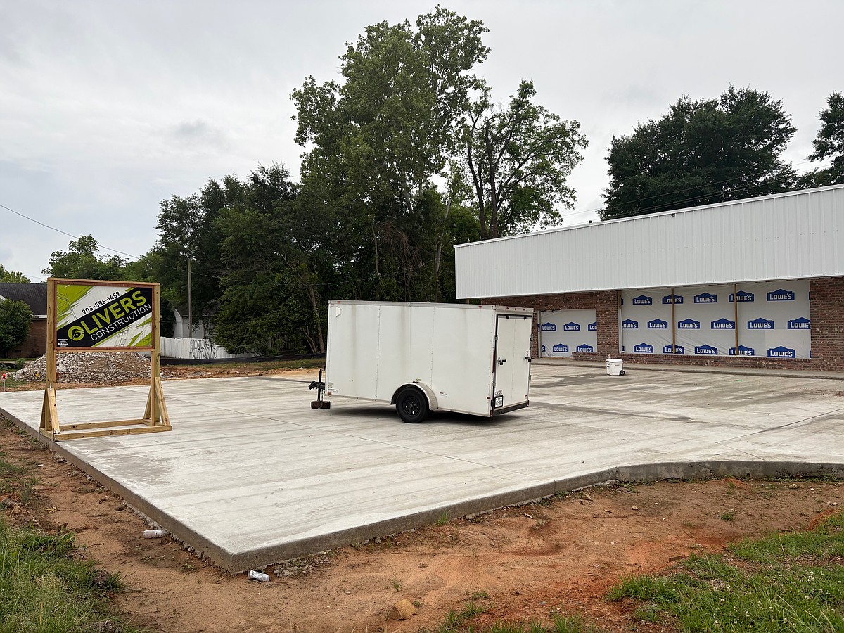 Second Spin City laundry under construction on State Line