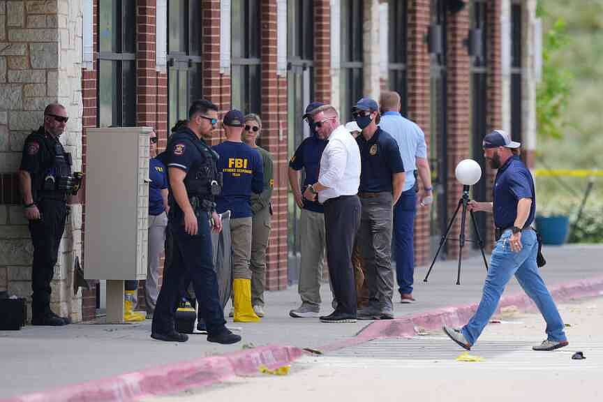 2 killed and 3 injured in shootings at shopping center north of Dallas, police say