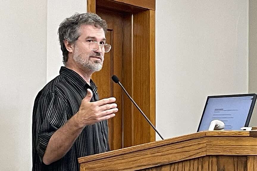 TEXARKANA, Texas -- Residents opposed to construction of a digital data center in the area did not mince words on Mon...