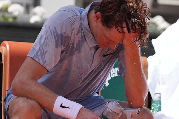 Top-ranked Jannik Sinner upset in second round of French Open | Chattanooga Times Free Press