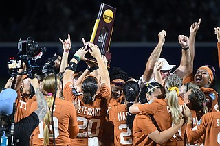 Texas sweeps Texas Tech in WCWS finals to repeat as national champ | Chattanooga Times Free Press
