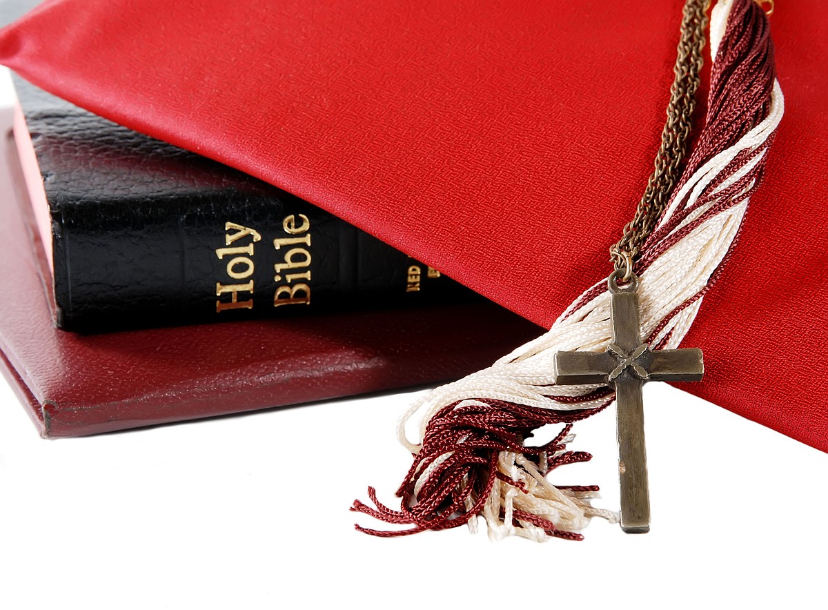 More megachurches want to be your alma mater