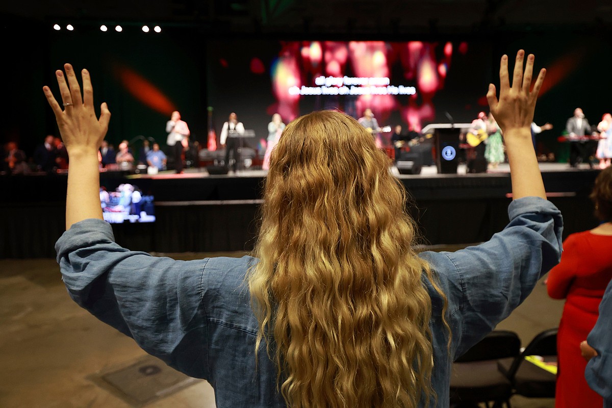 Four years running, Southern Baptists weigh tightening ban on churches with women pastors