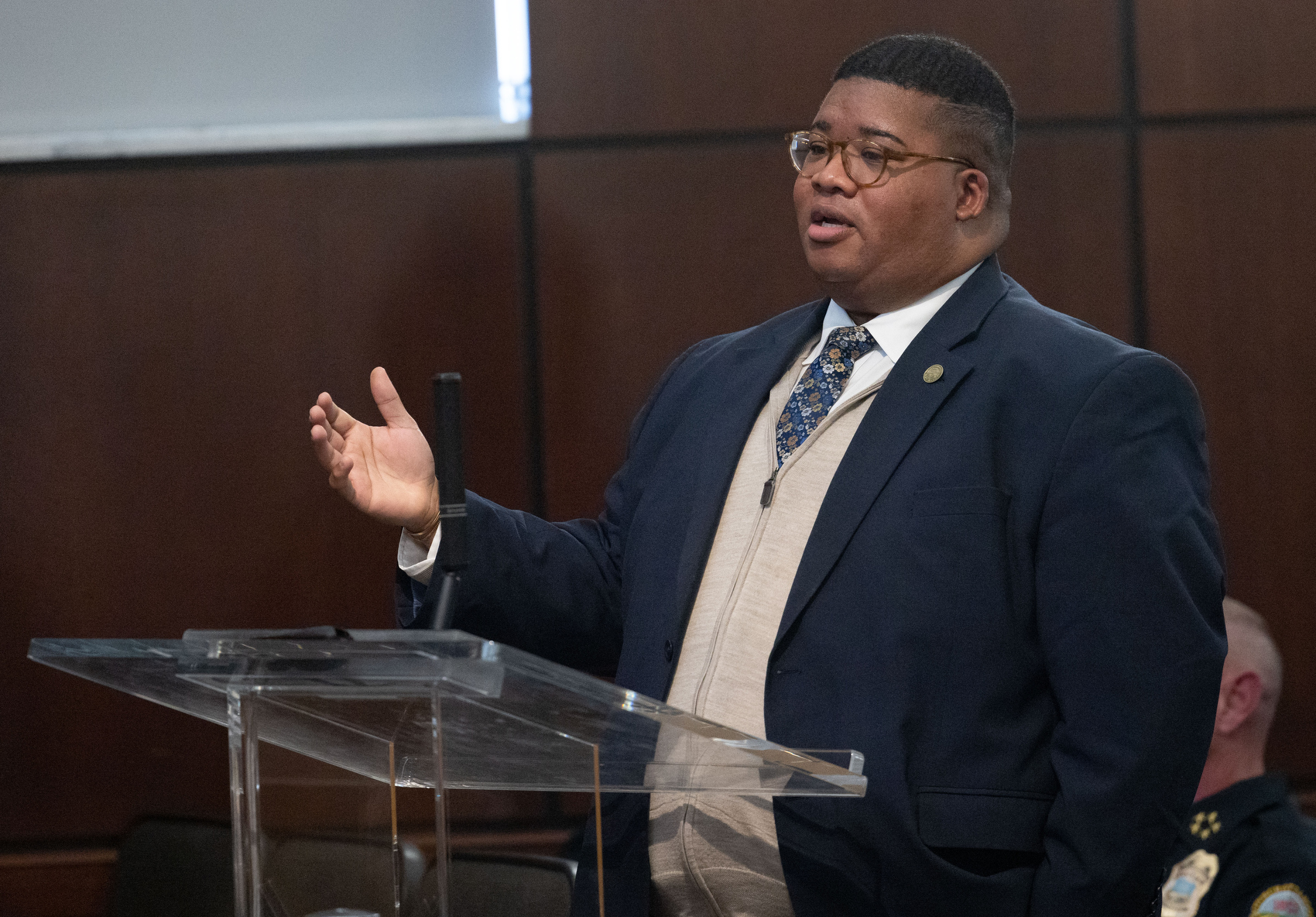 Staff photo by Larry Sullivan II / Chattanooga City Council member Ron Elliott of Missionary Ridge speaks during the council meeting.