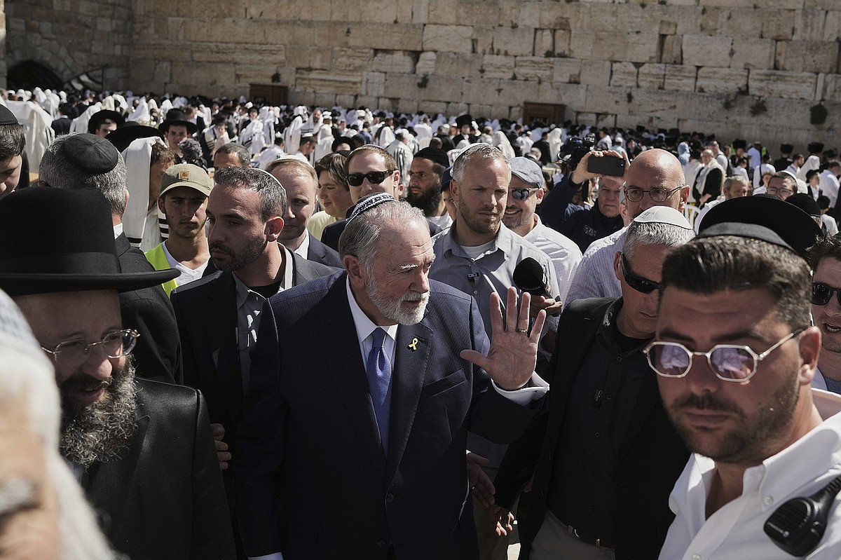 Stone among group of senators who visited Israel in "50 States, One Israel" initiative