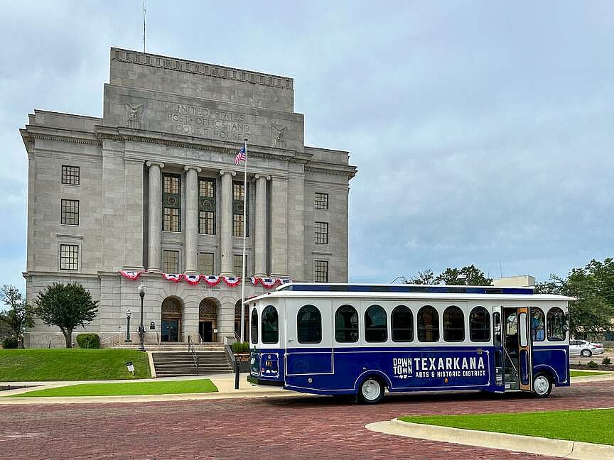 New trolley makes tracks through downtown Texarkana