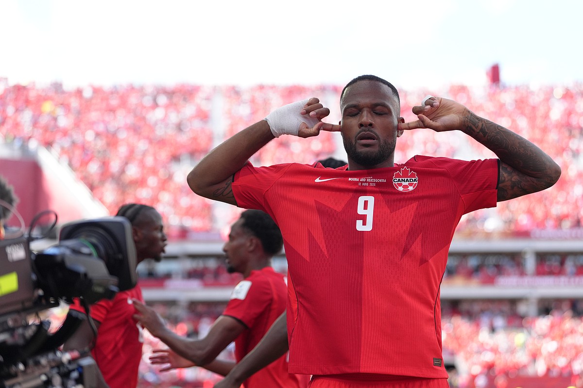 Canada earns World Cup point for first time with tie in Toronto